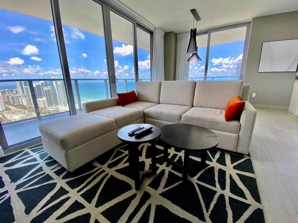 Hyde Beach House · #T3601 in Hollywood - Photo 1