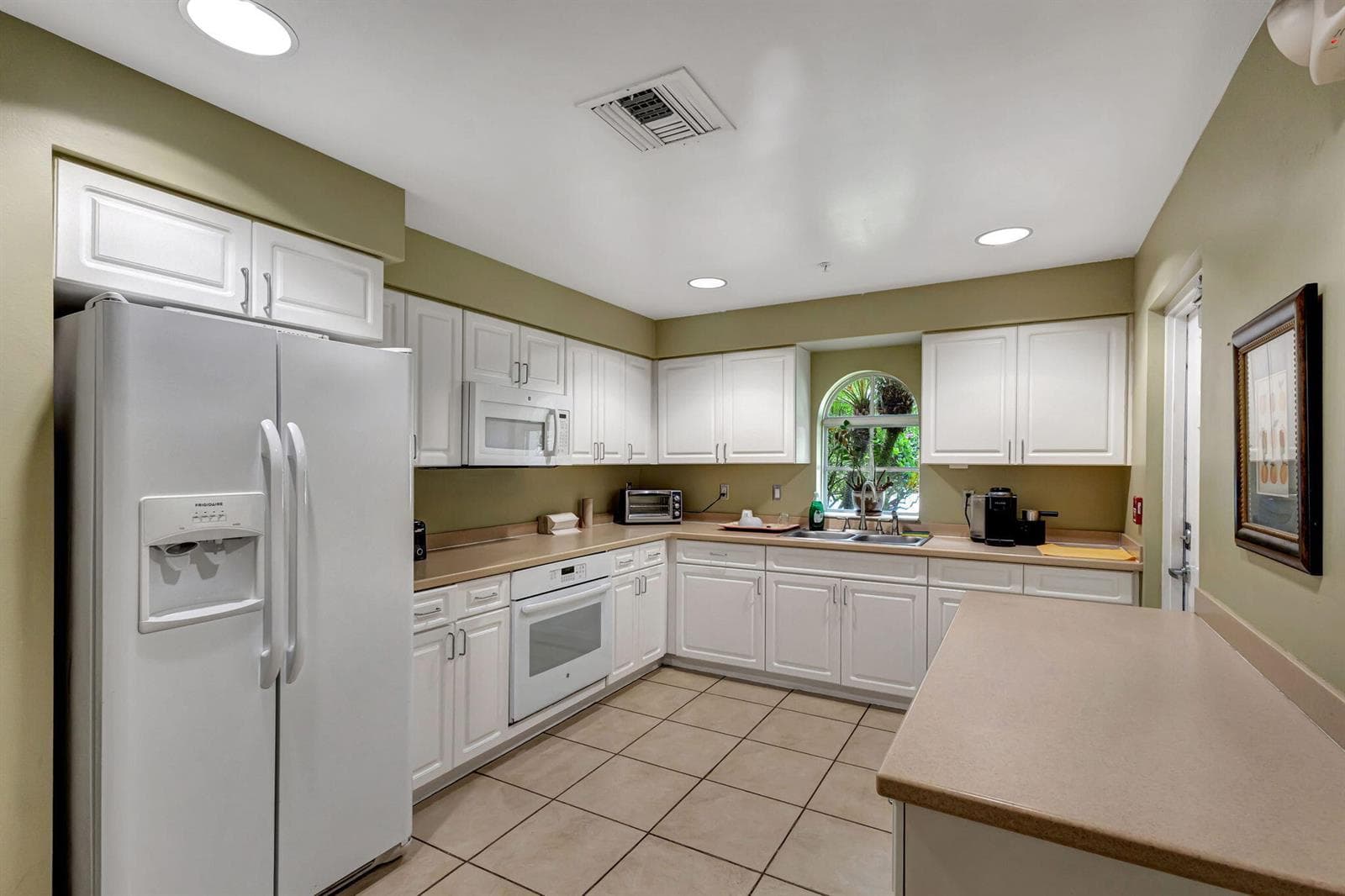 71-web-or-mls-VillageWalk_51