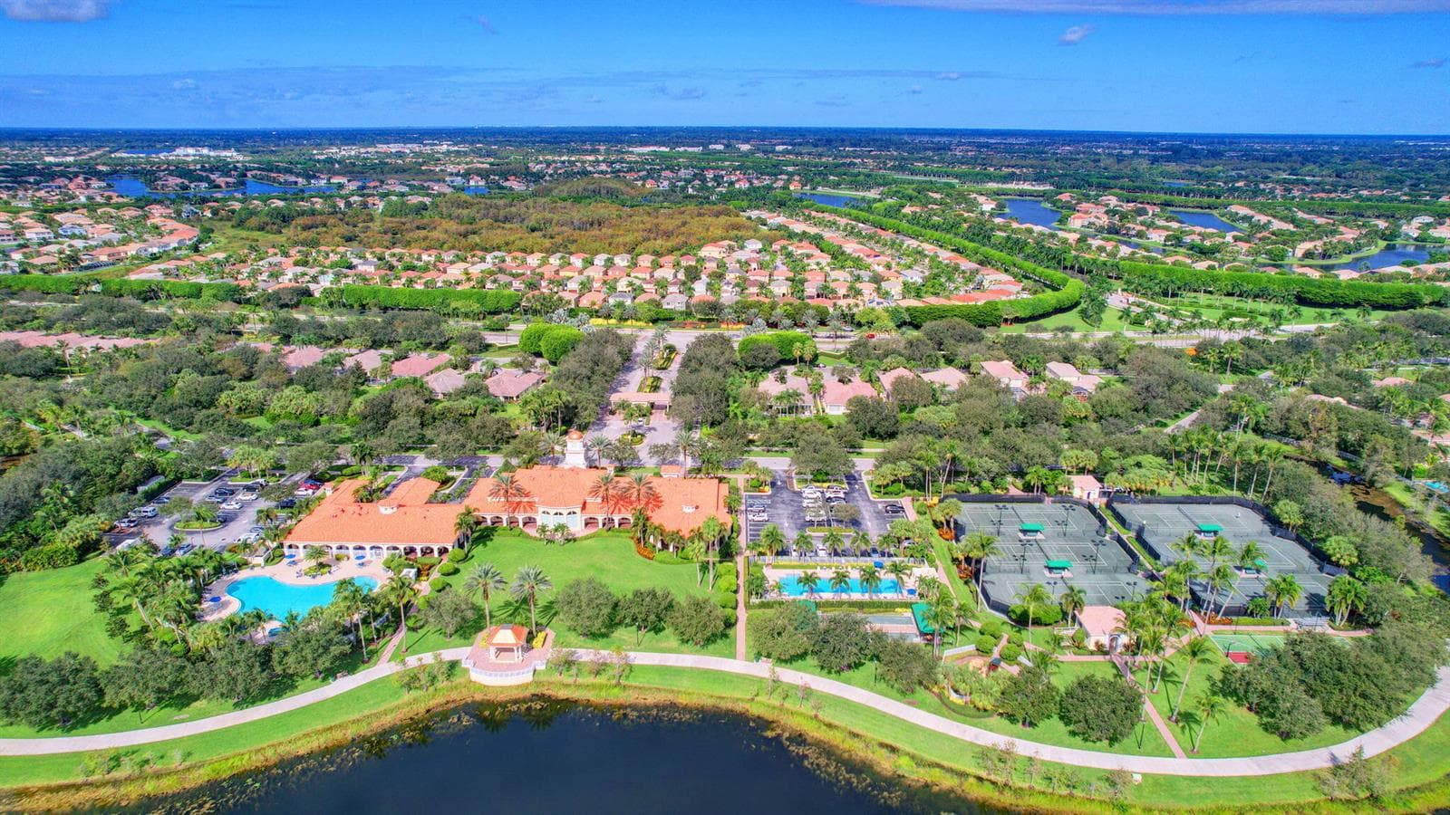 55-web-or-mls-Village Walk (8)
