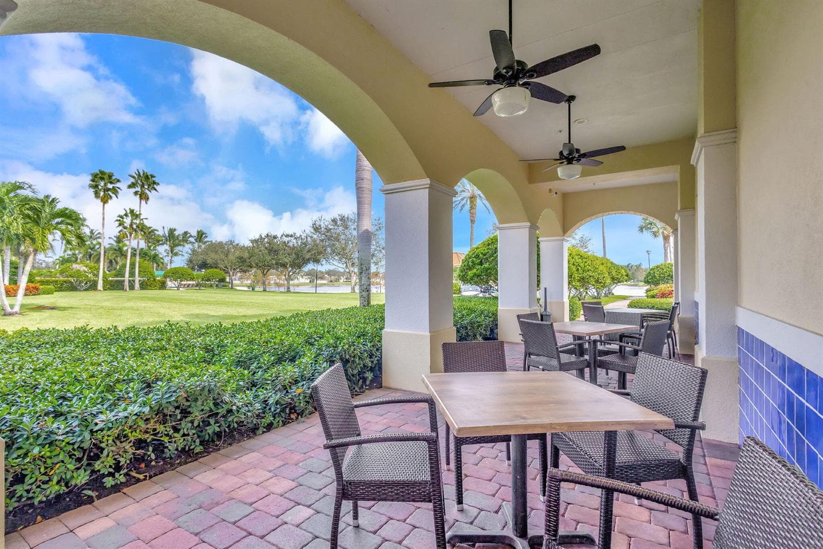 65-web-or-mls-VillageWalk_21