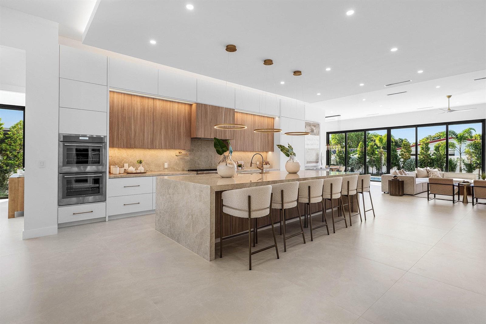 008-680HastingsStreet-BocaRaton-FL-33487