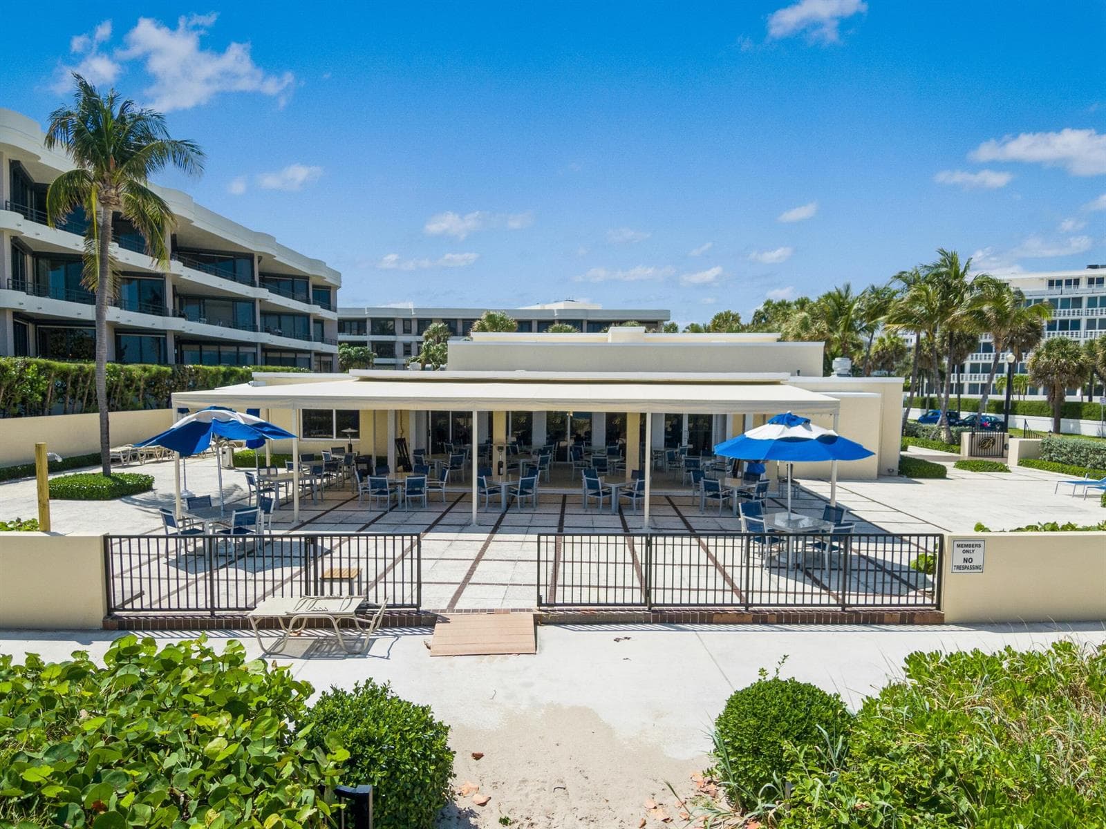 * Beach Club close up 48_150BradleyPlace