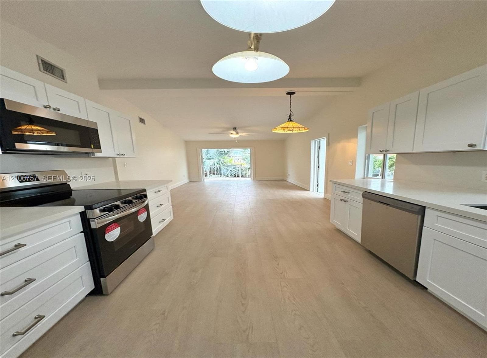136 Marina Ave #EAST photo 5