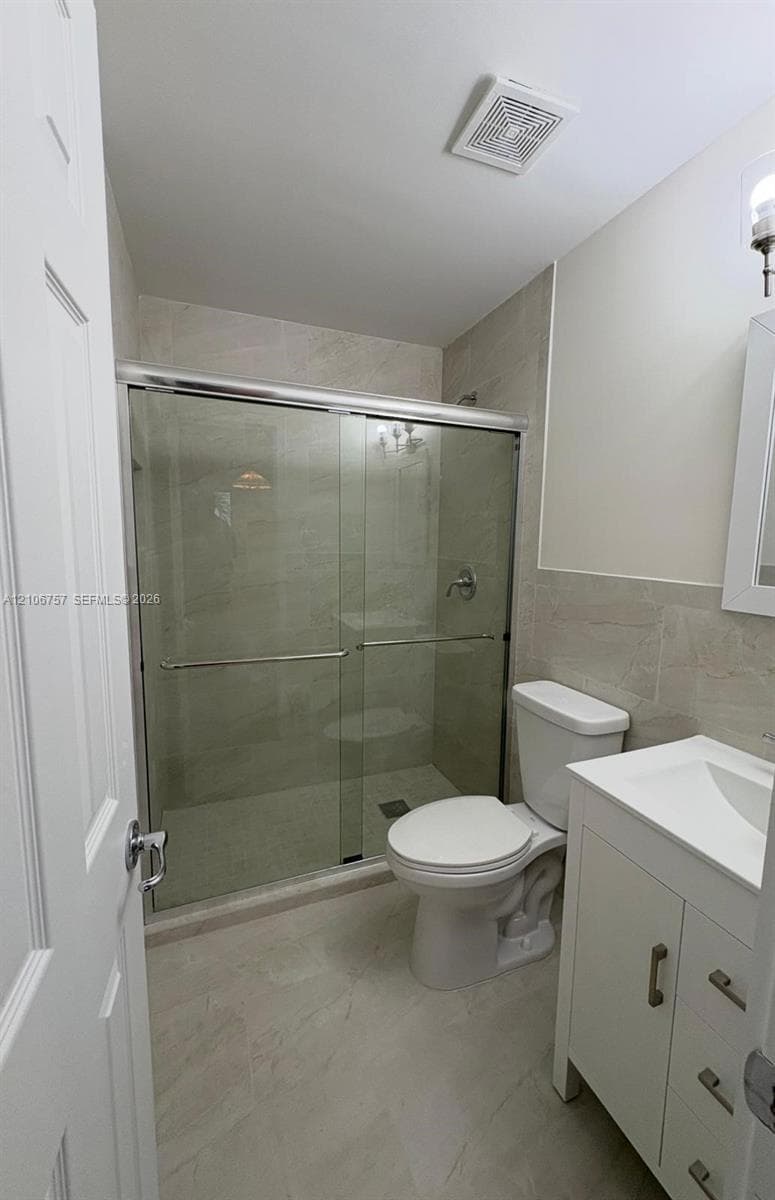 136 Marina Ave #EAST photo 9