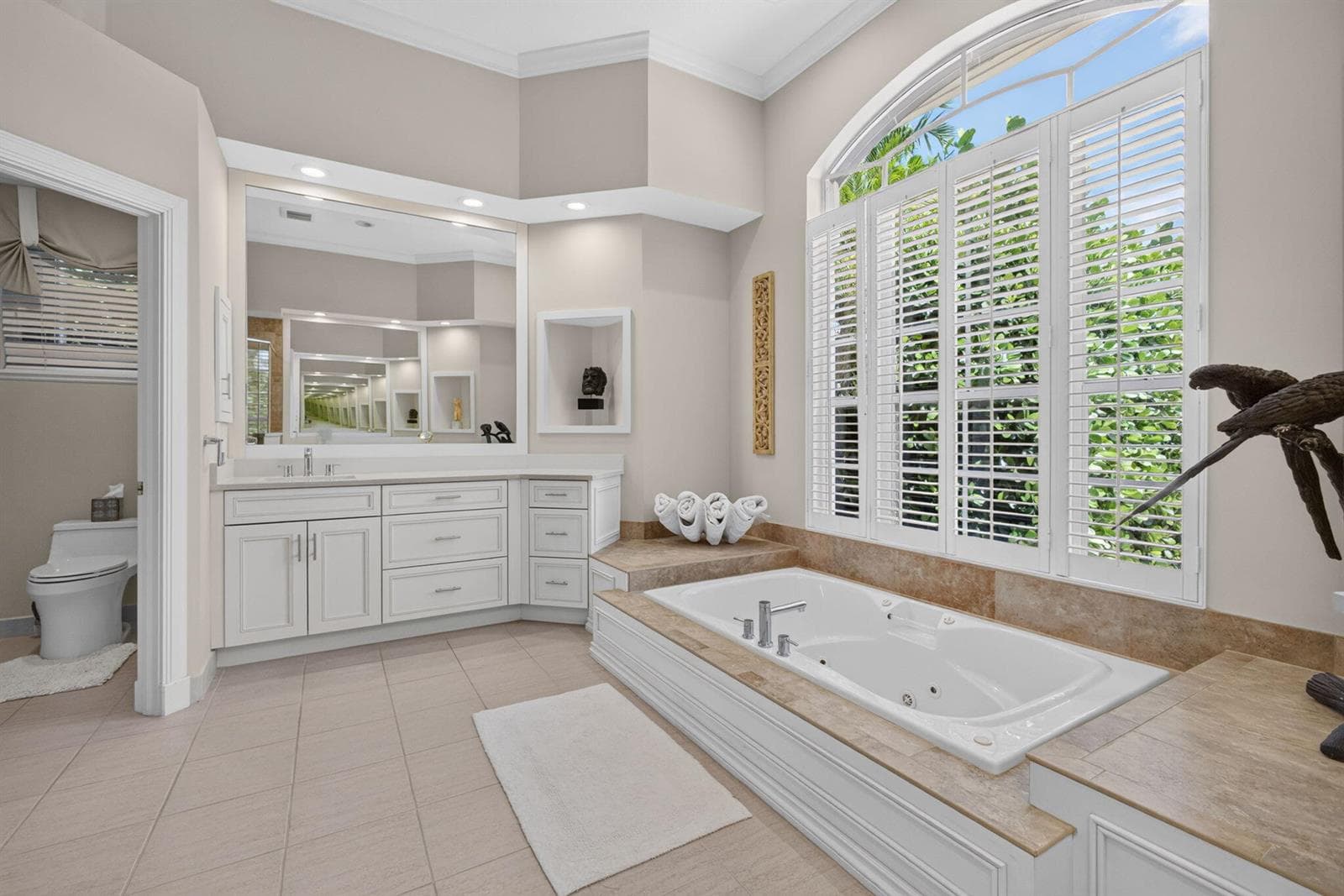 JETTED TUB