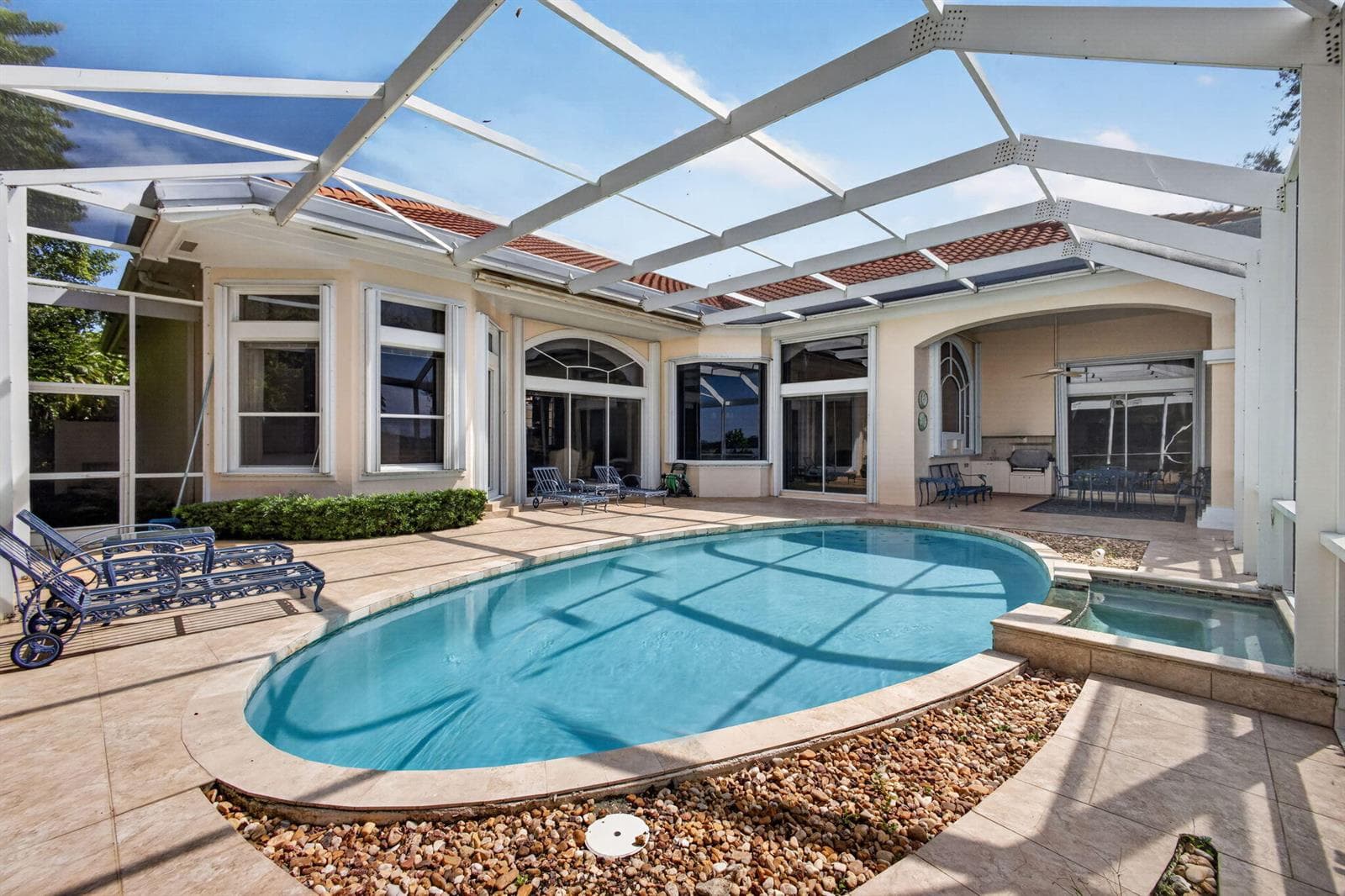 POOL WITH SPA
