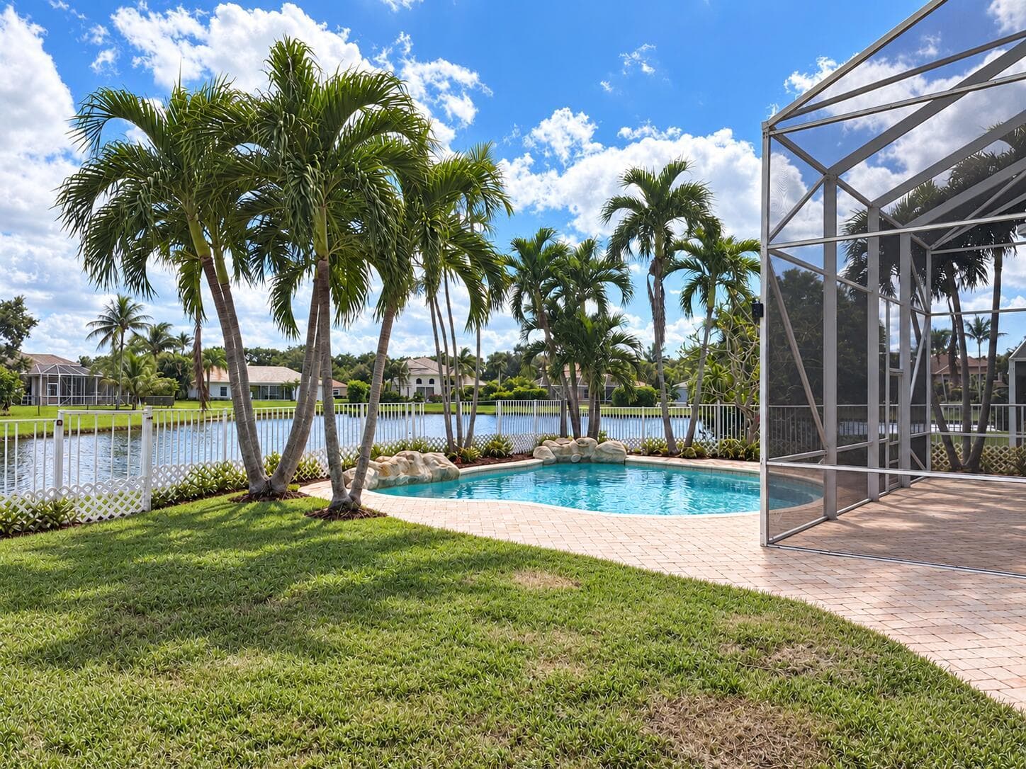 Yard/Lake/Pool