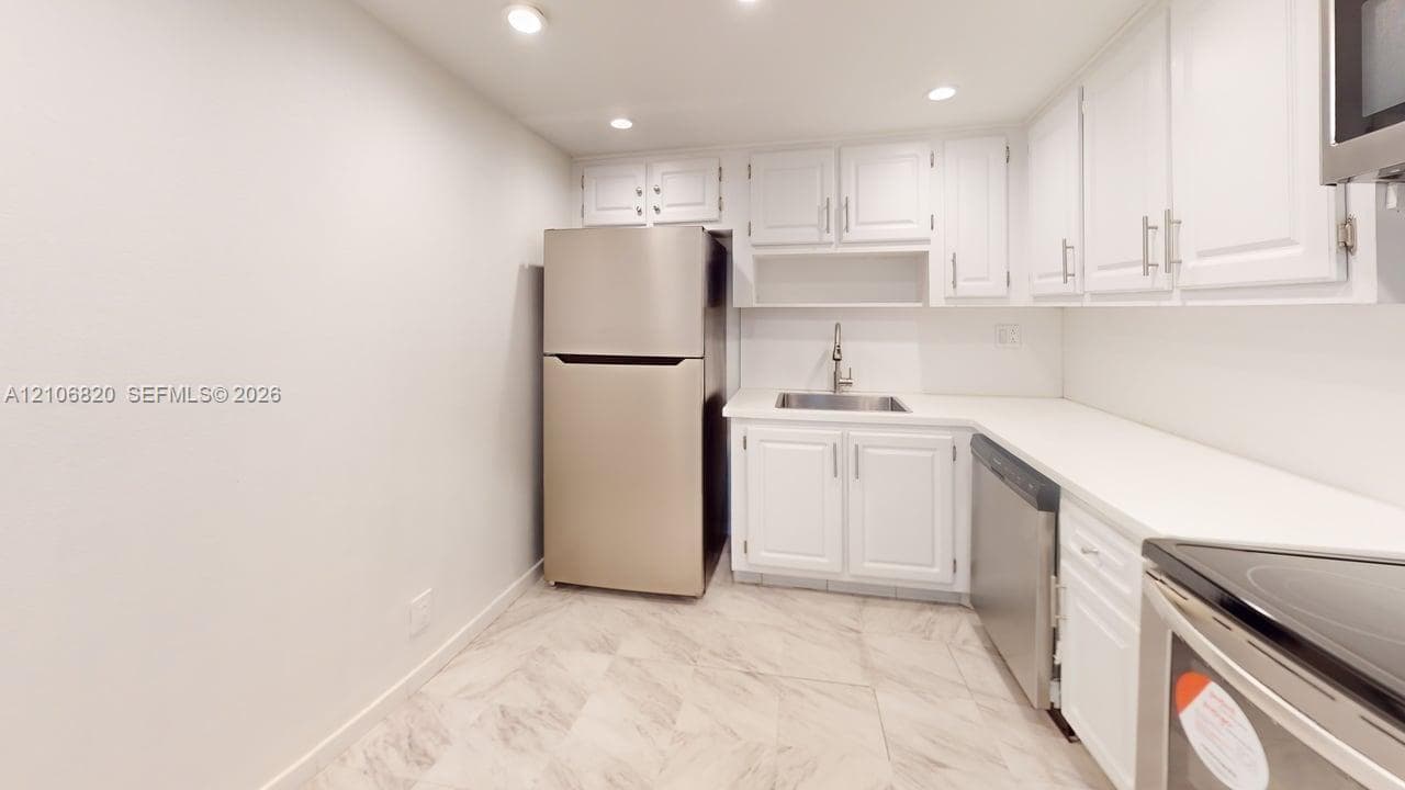 OLYMPUS CONDO · #822 in Hallandale Beach - Photo 13