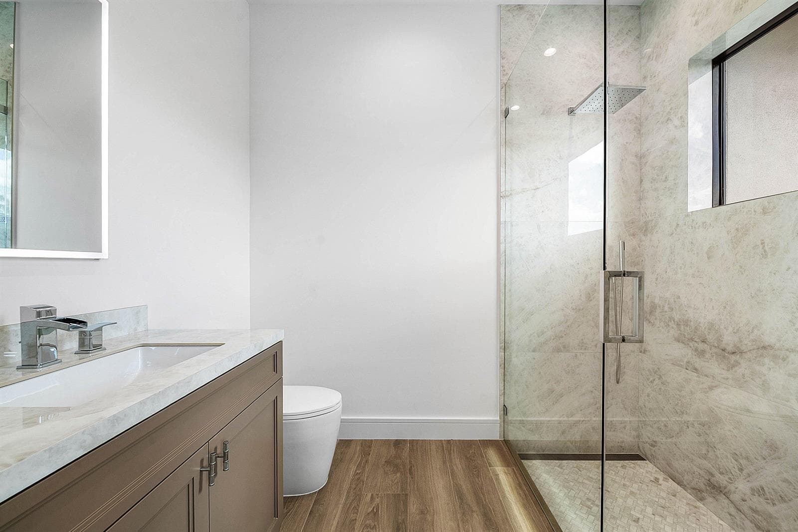 Guest bath 3