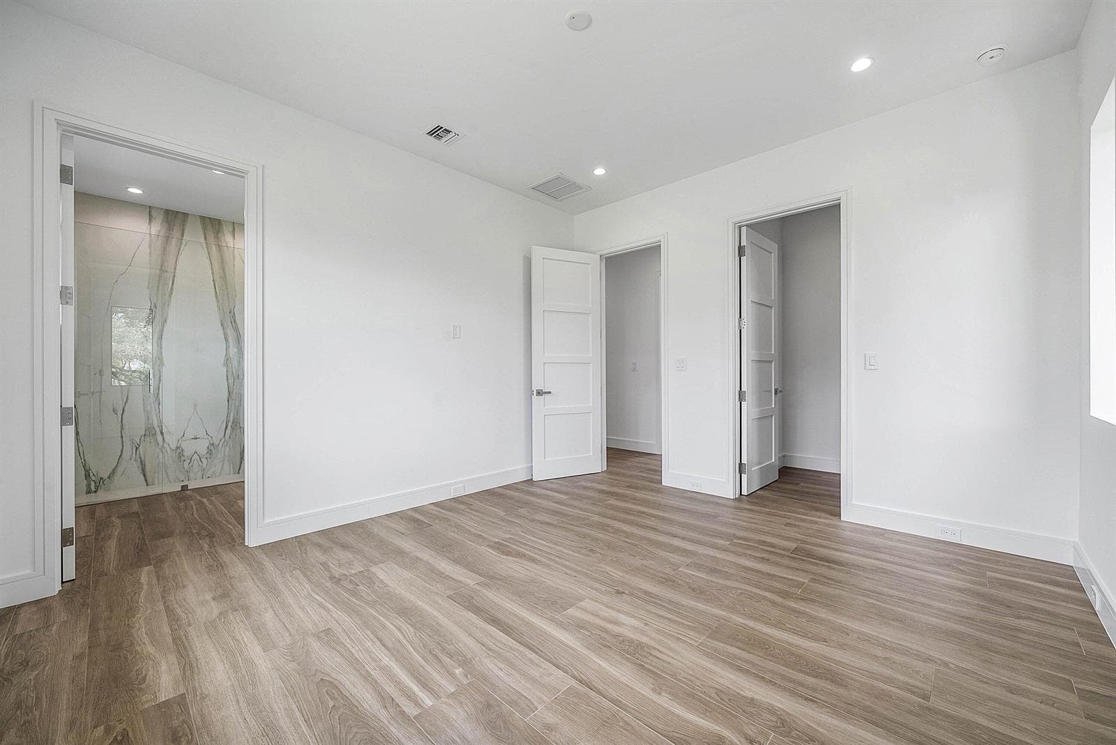 Guest bedroom 2
