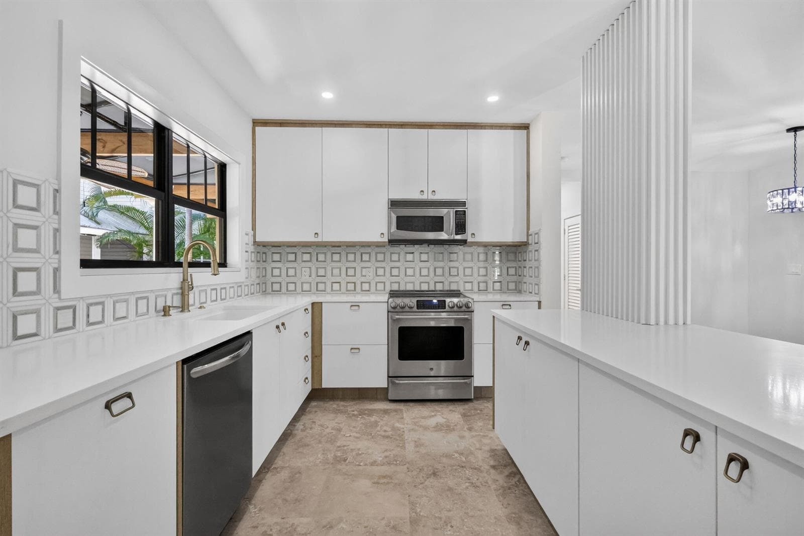 Spacious kitchen