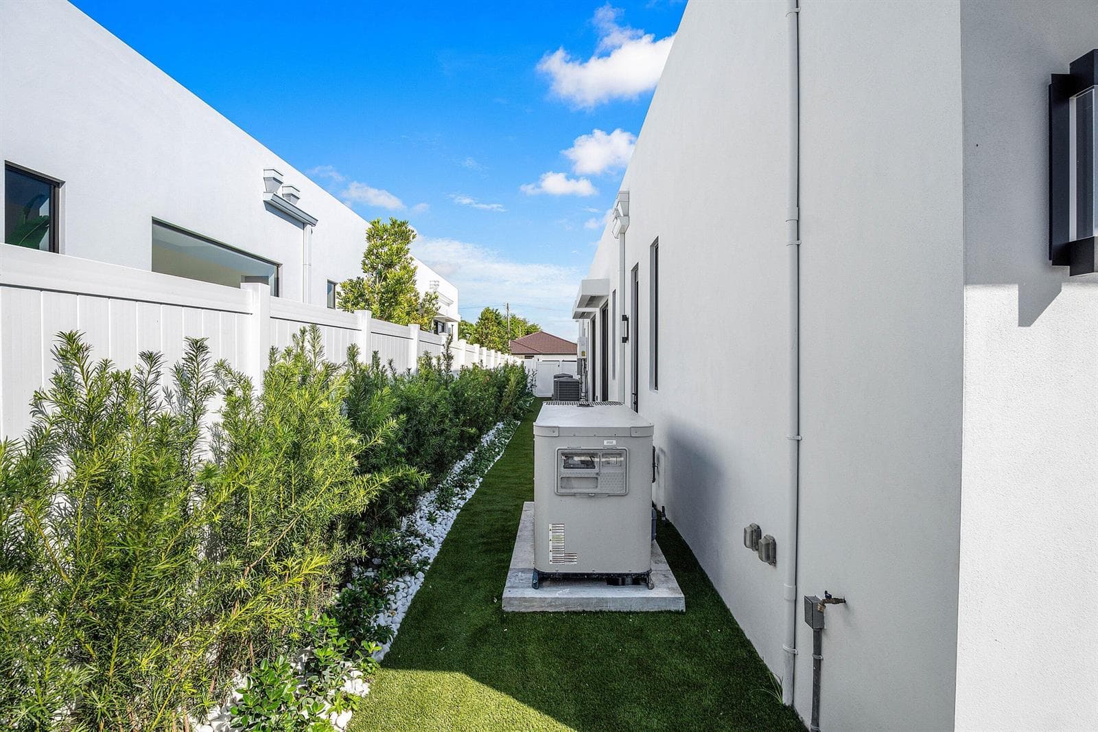 037-696HastingsStreet-BocaRaton-FL-33487