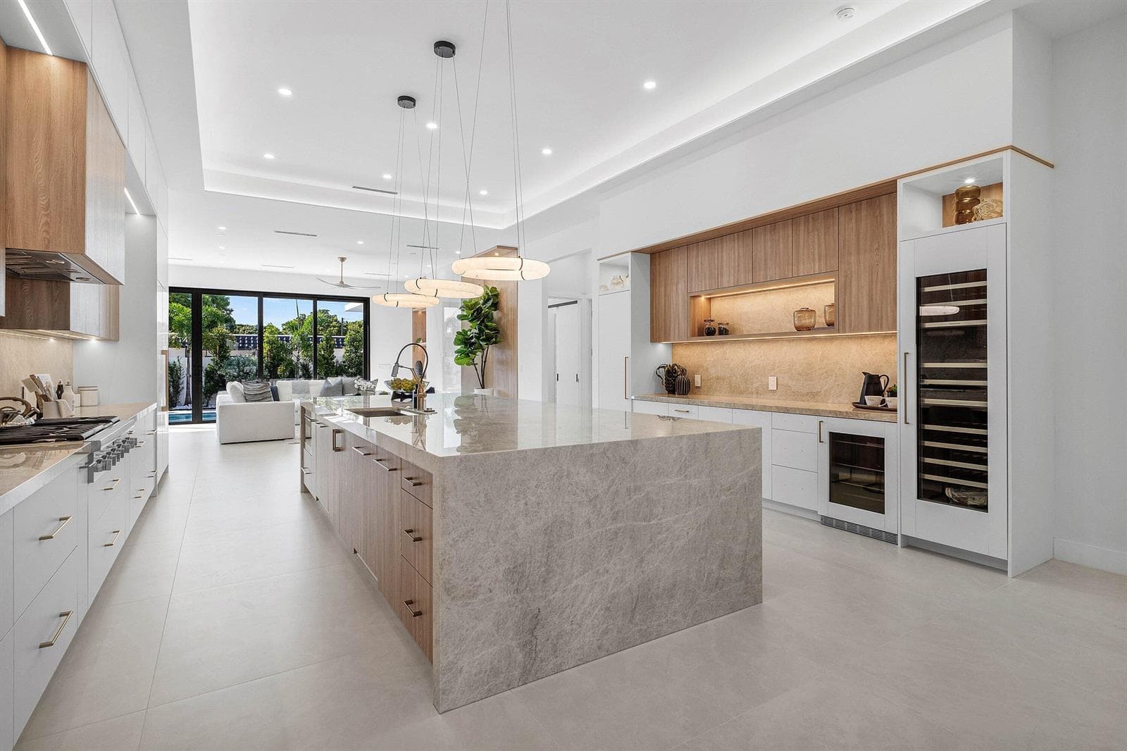 015-696HastingsStreet-BocaRaton-FL-33487