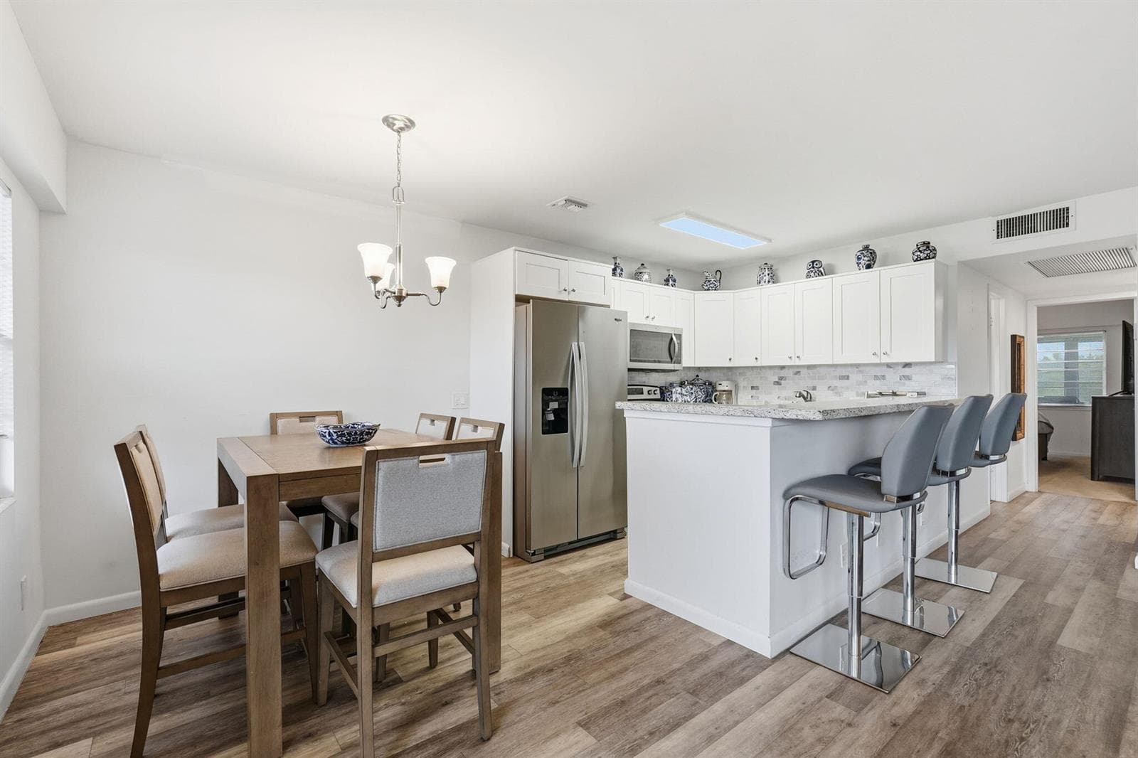 10-web-or-mls-209_Brighton_E_05963