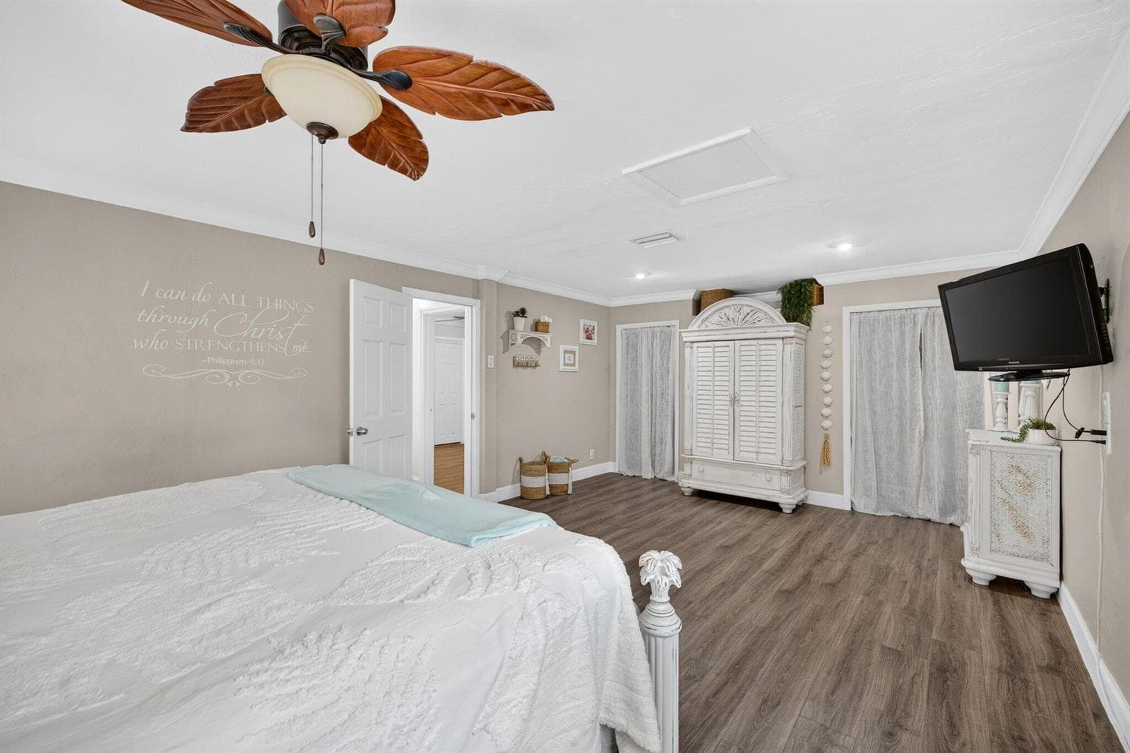 Oversized primary bedroom