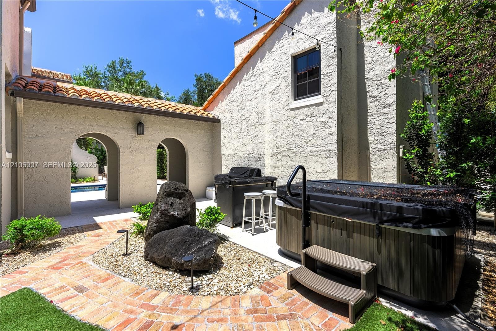 1822 Country Club Prado photo 5