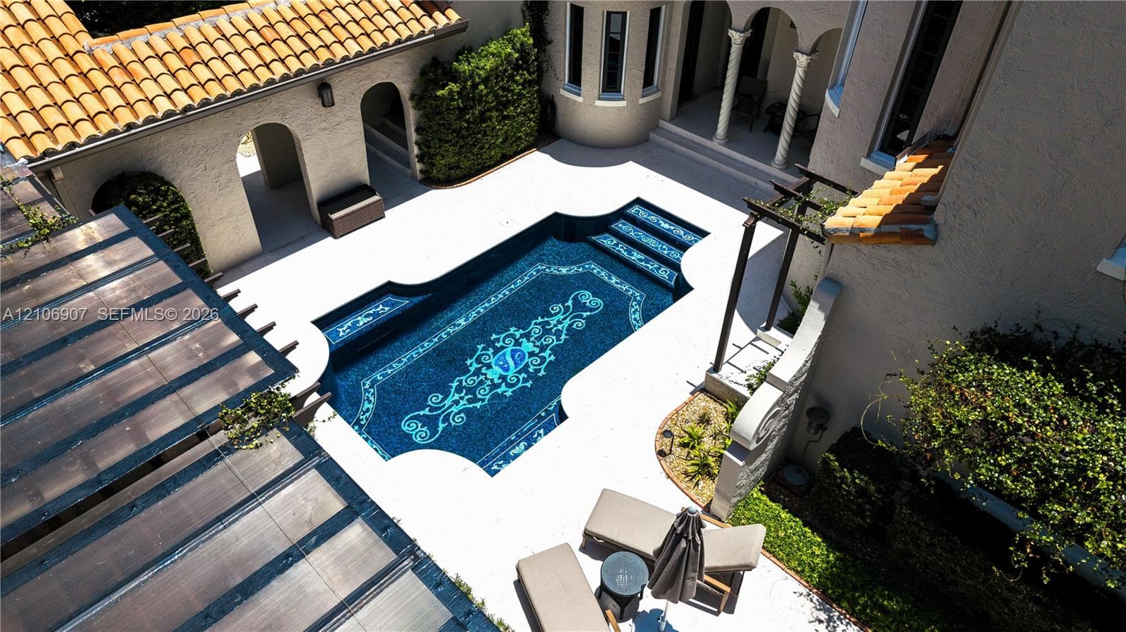 1822 Country Club Prado photo 30