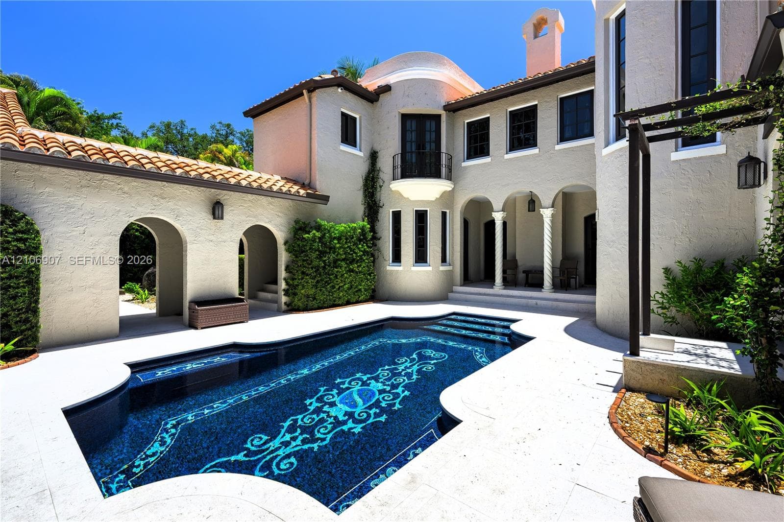1822 Country Club Prado photo 14