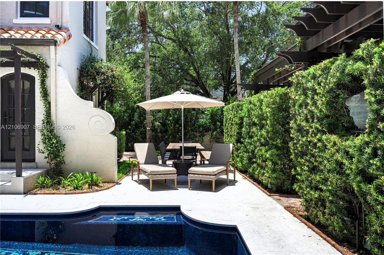 1822 Country Club Prado photo 11
