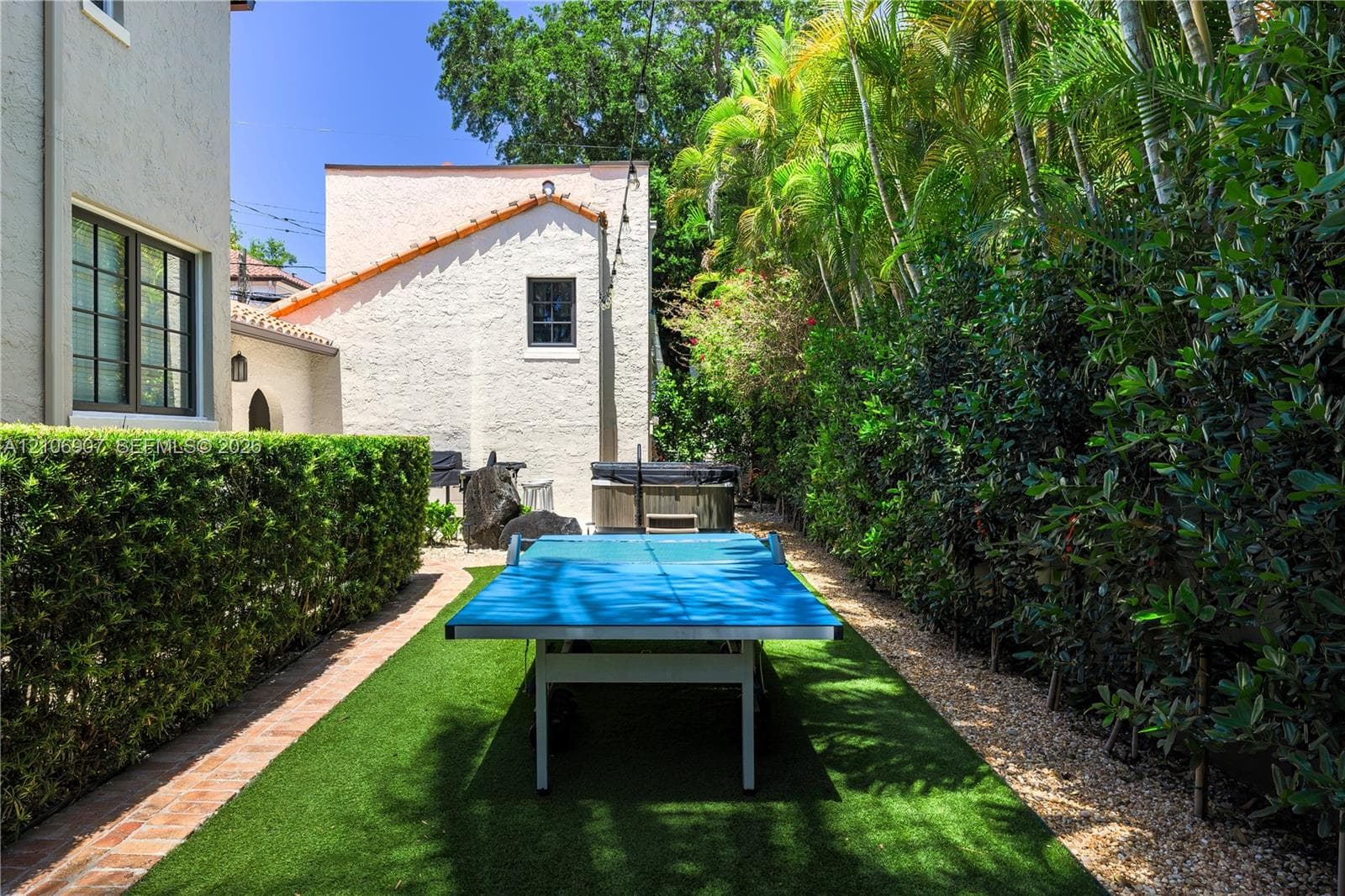 1822 Country Club Prado photo 4