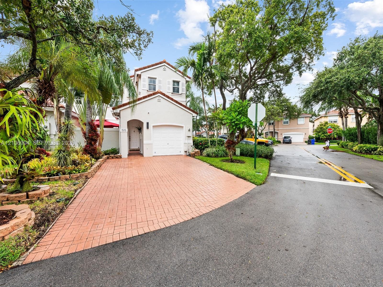 1515 Seagrape Way photo 3