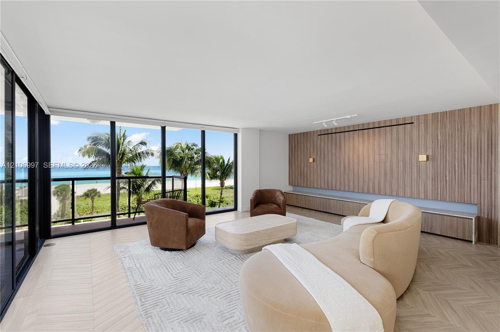 Surf · #405/406 in Miami Beach - Photo 2