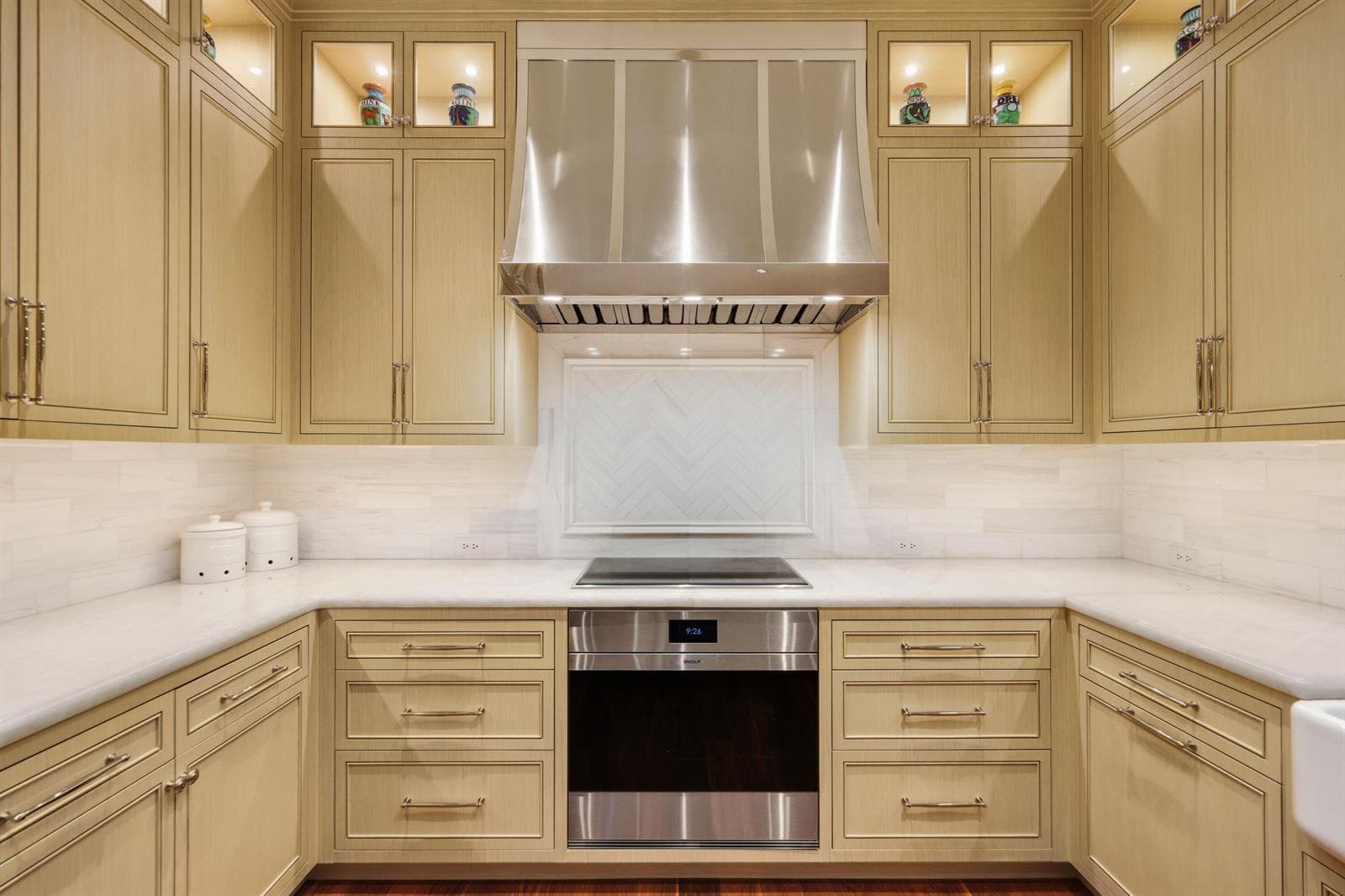 11 - Kitchen