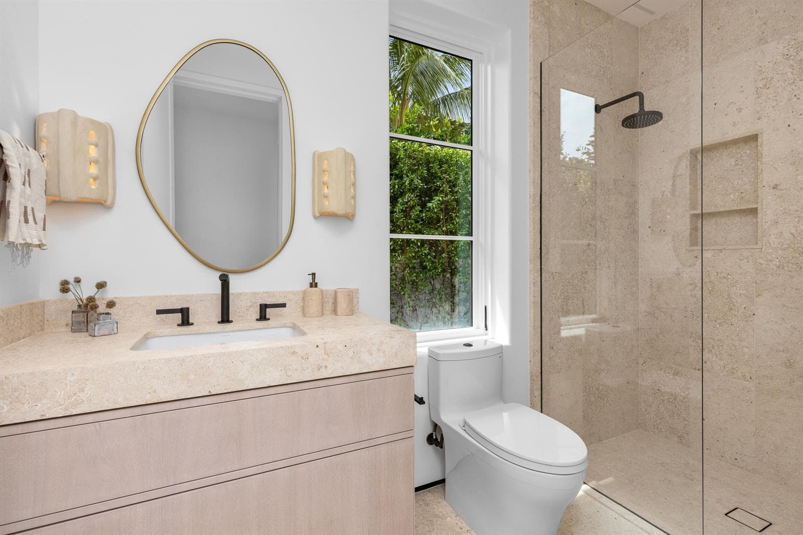 51 - Guest Bath 3