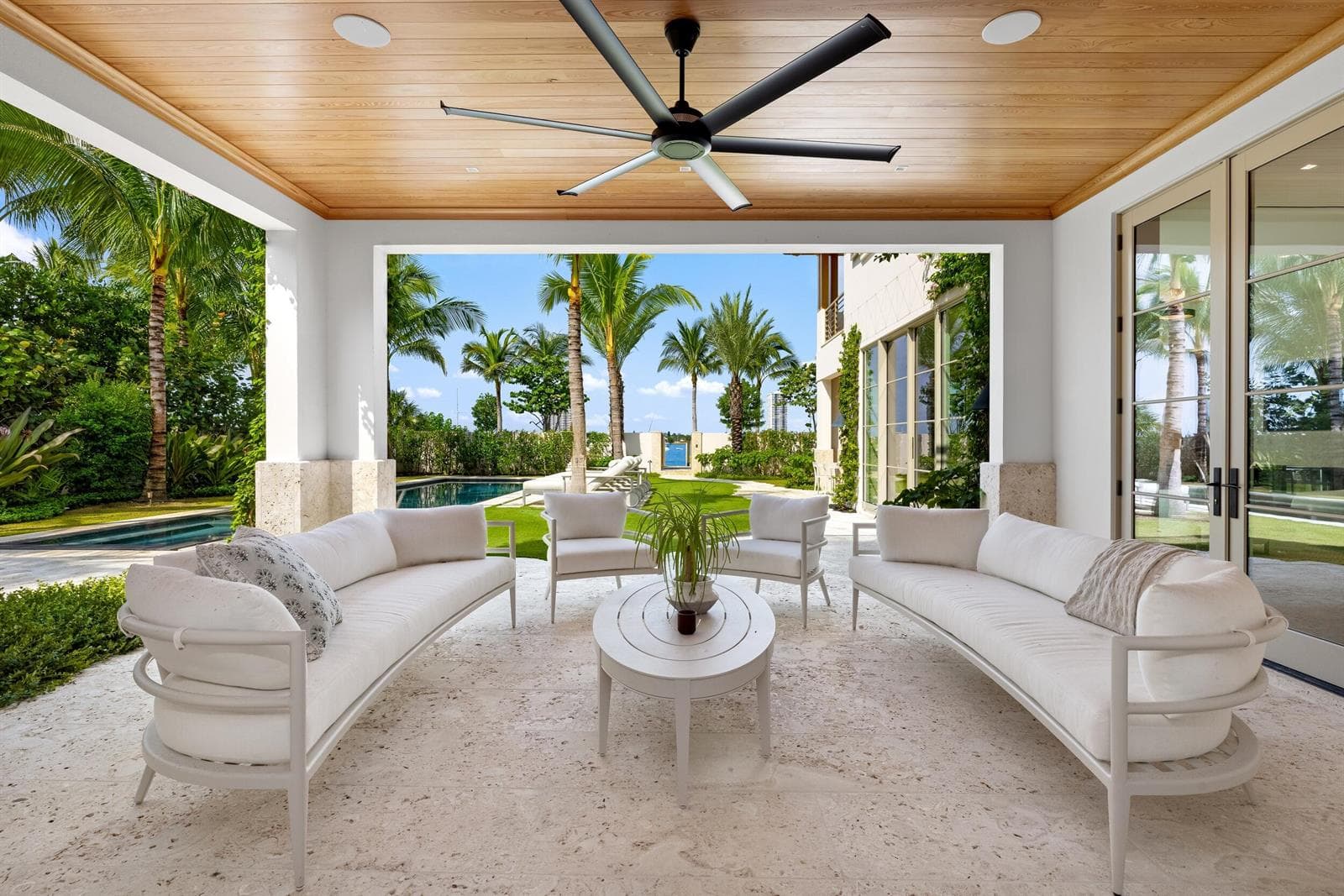 19 - Living Room Patio