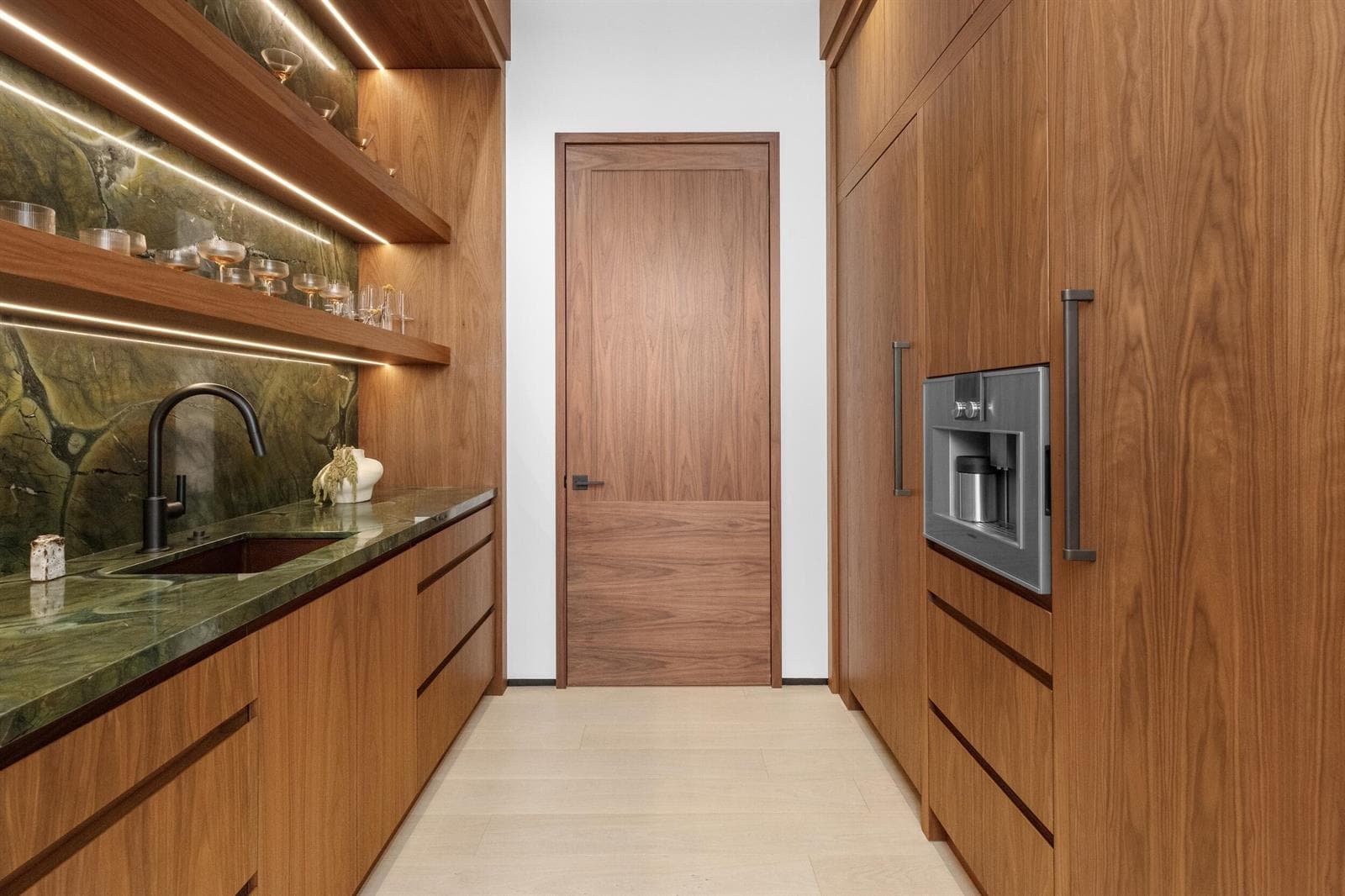 31 - Butler's Pantry