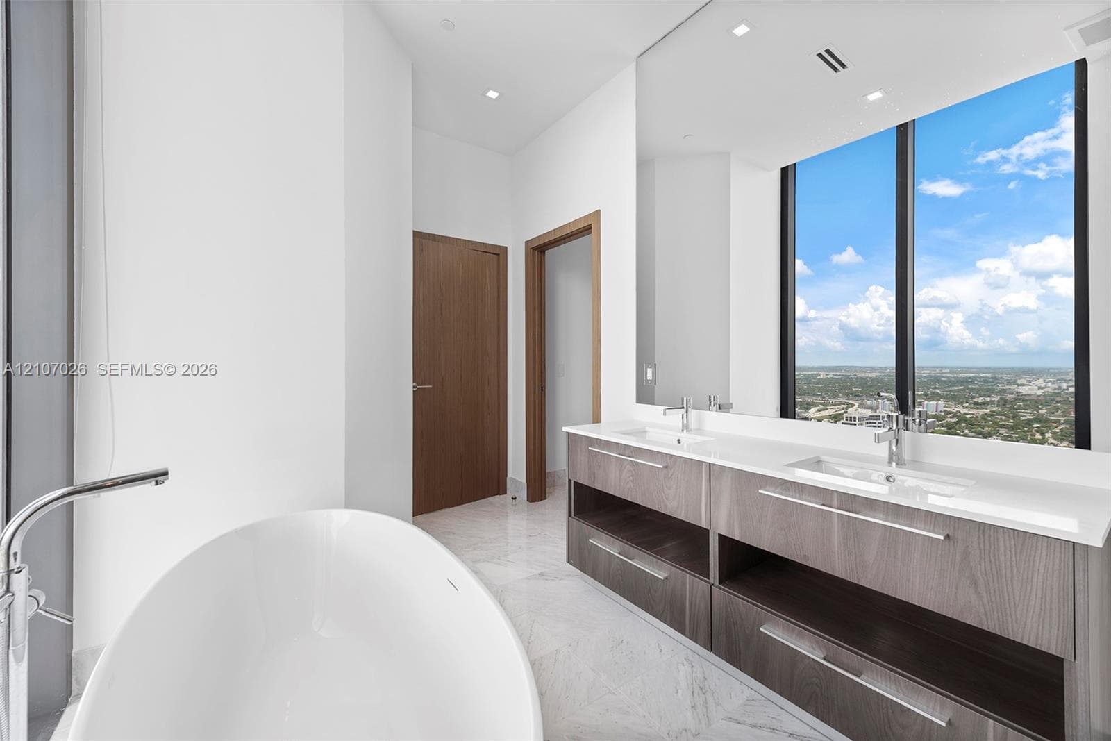 Gran Paraiso · #PH5204 in Miami - Photo 44