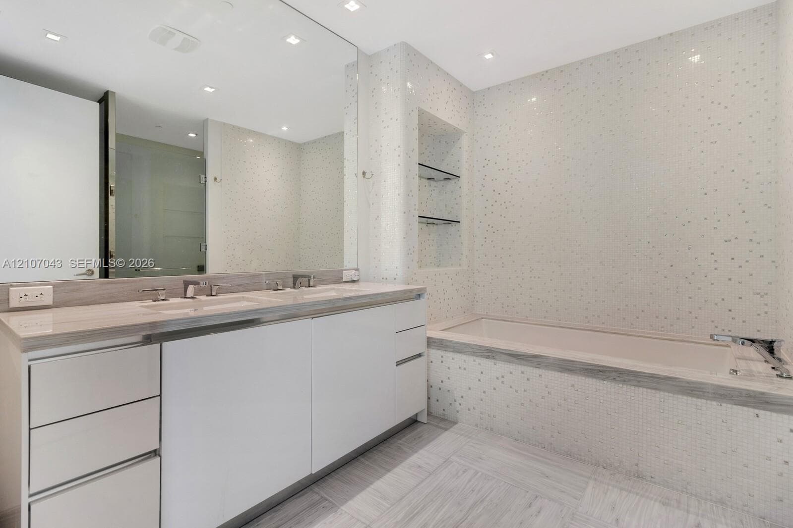 Jade Signature · #1402 in Sunny Isles Beach - Photo 57