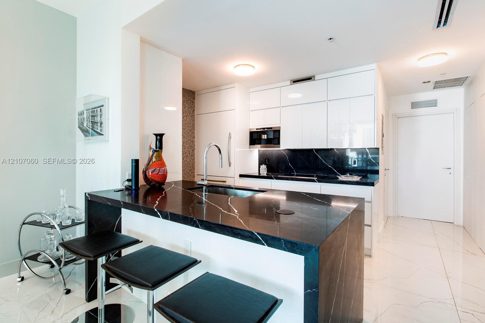 Continuum North · #610 in Miami Beach - Photo 7