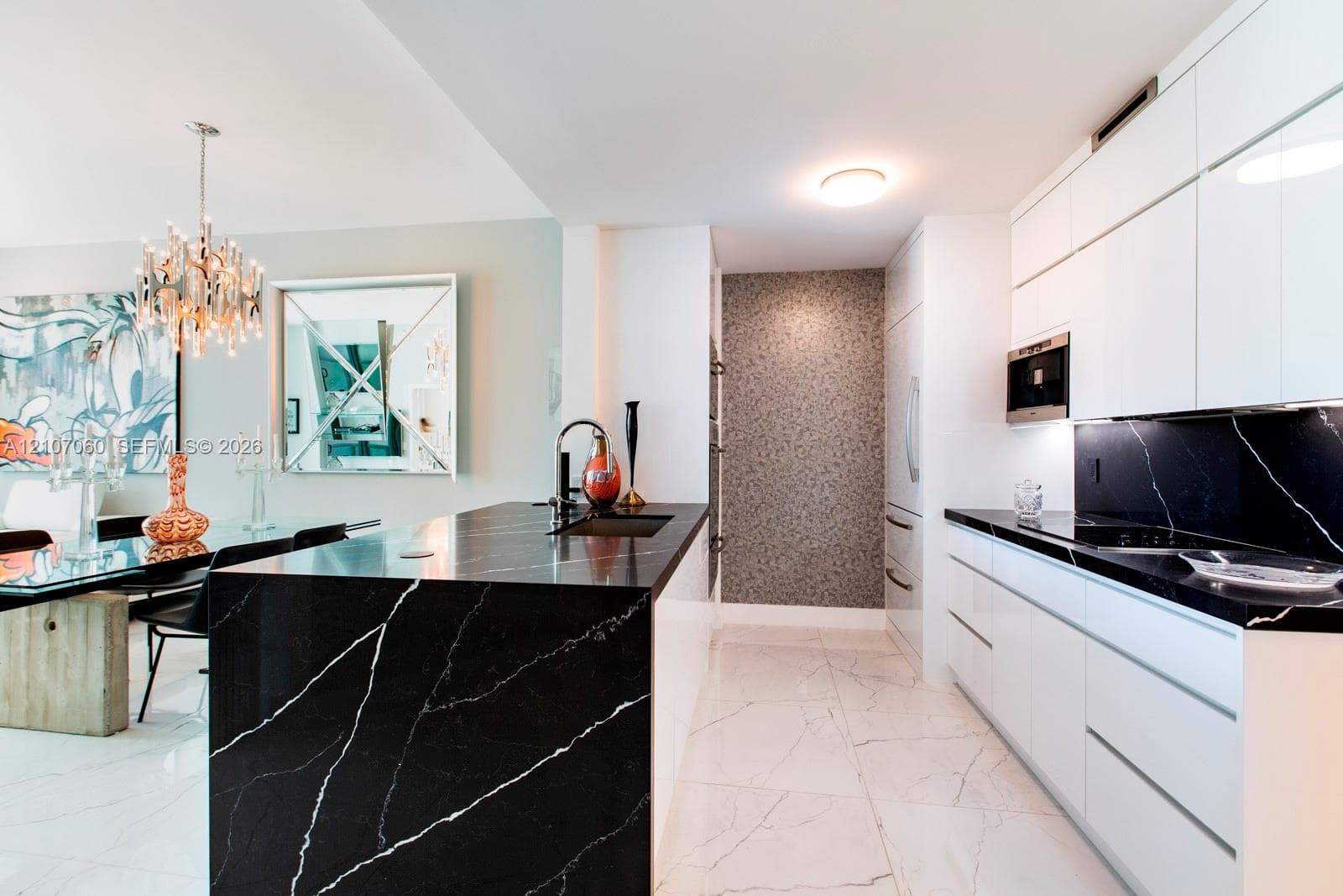 Continuum North · #610 in Miami Beach - Photo 8