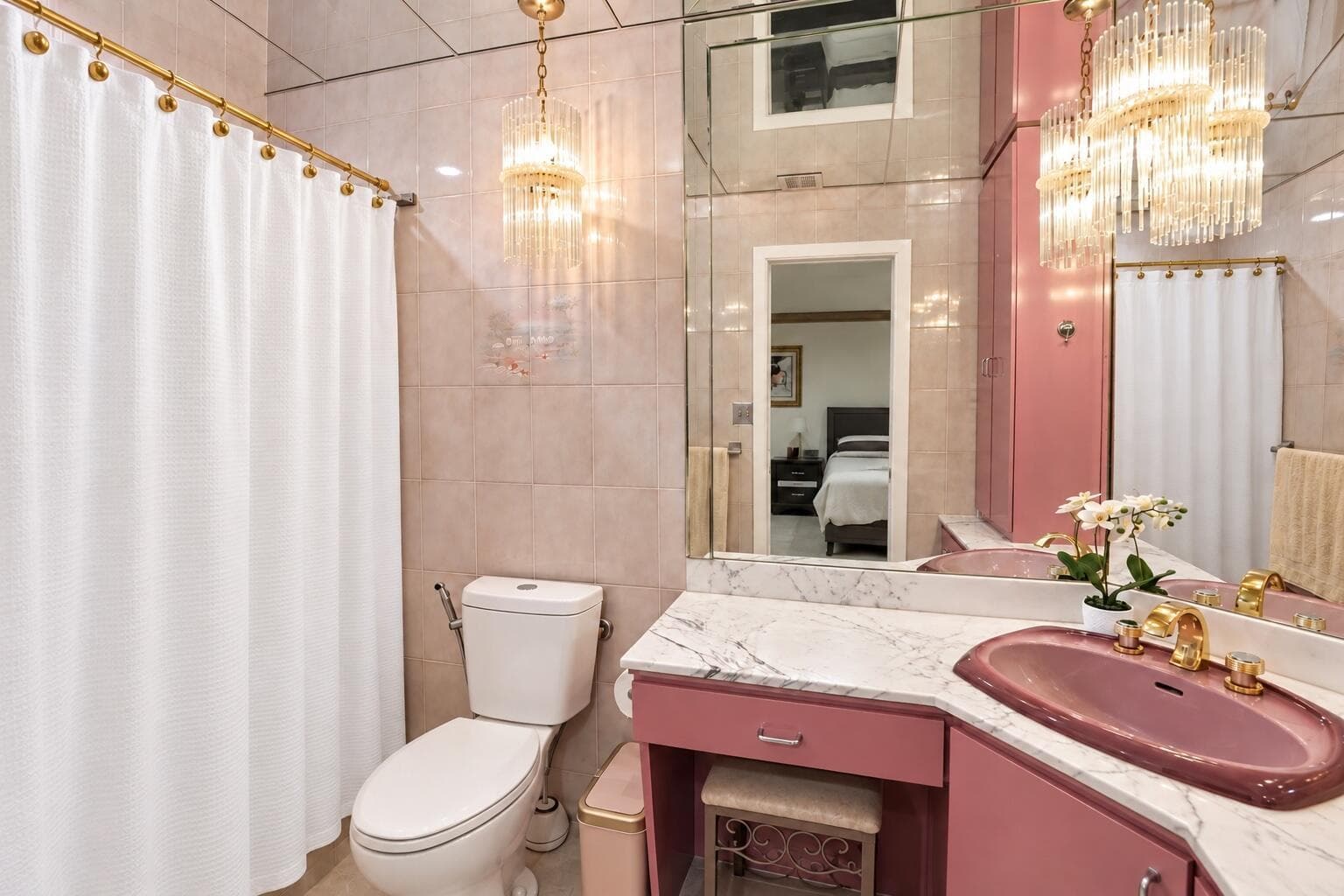 3301 ne 27th ave photo 67 pink bathroom