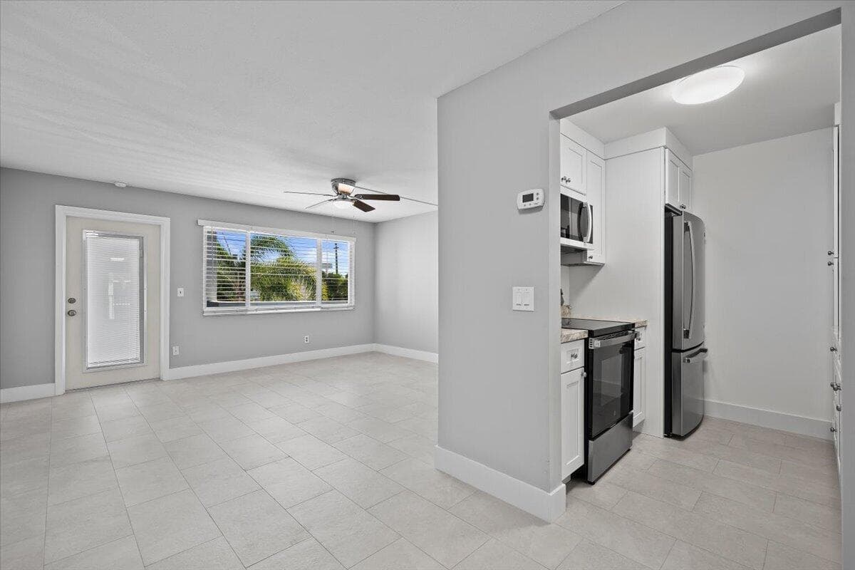 Living Room/Kitchen