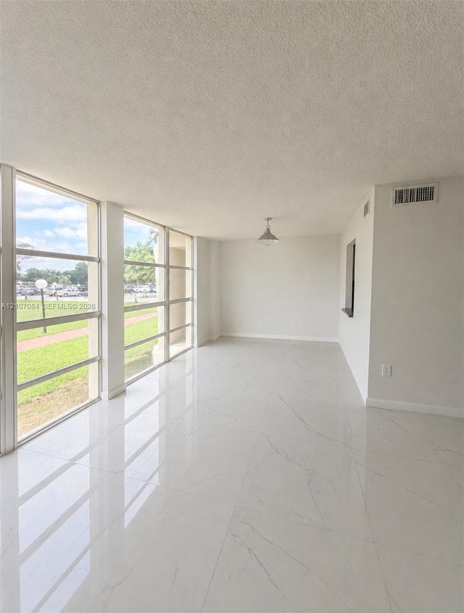 Desoto Condominium · #107 in Hallandale Beach - Photo 5