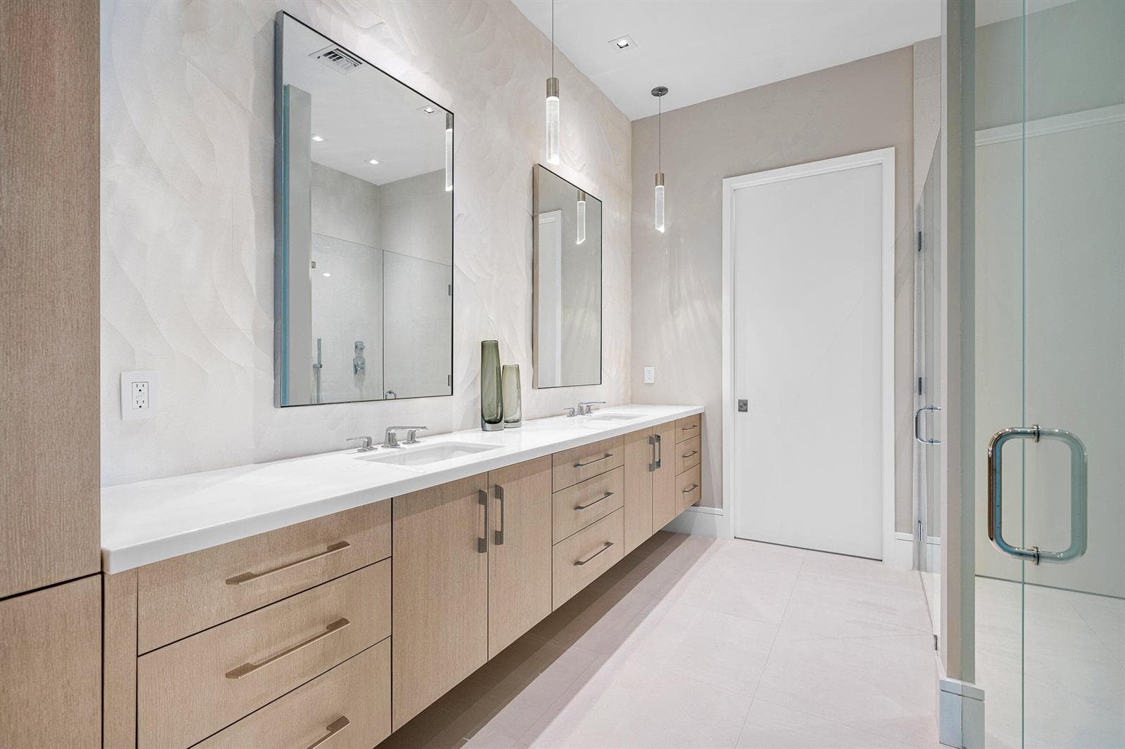050-471RoyalPalmWay-BocaRaton-FL-33432-S