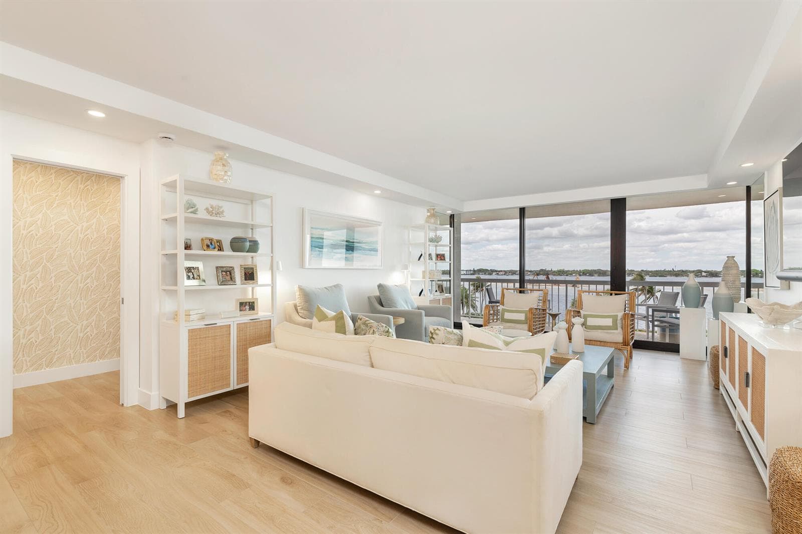 Living Room/View