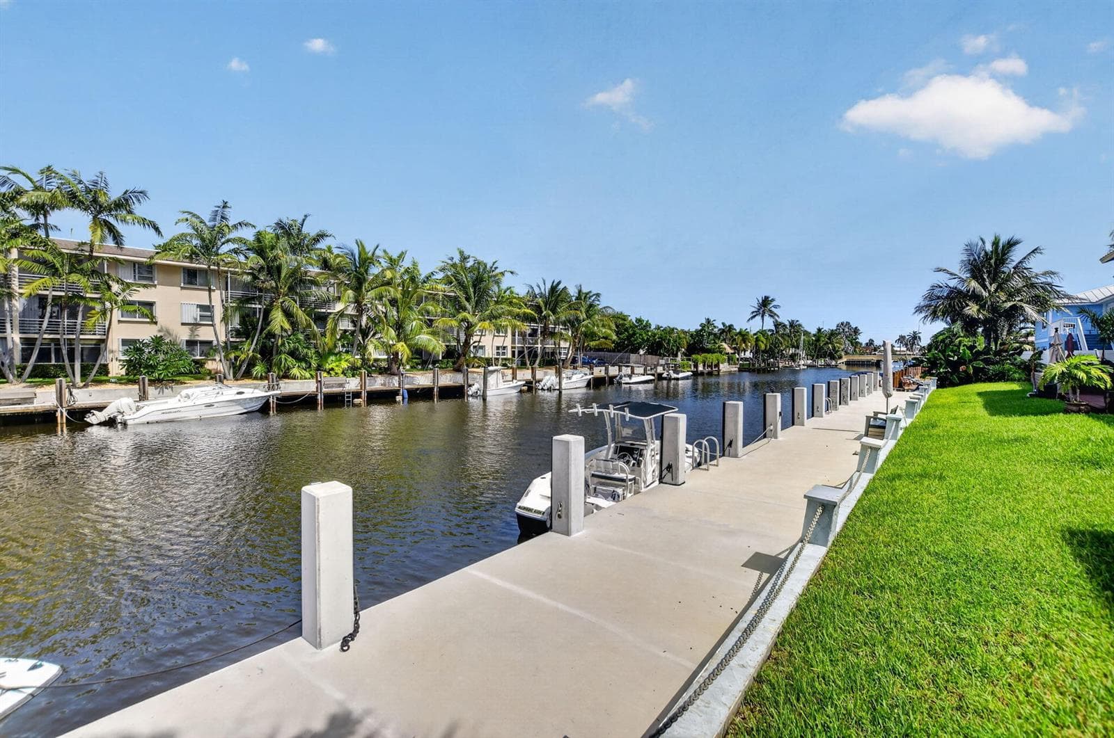 Community Dock & 6 Slips