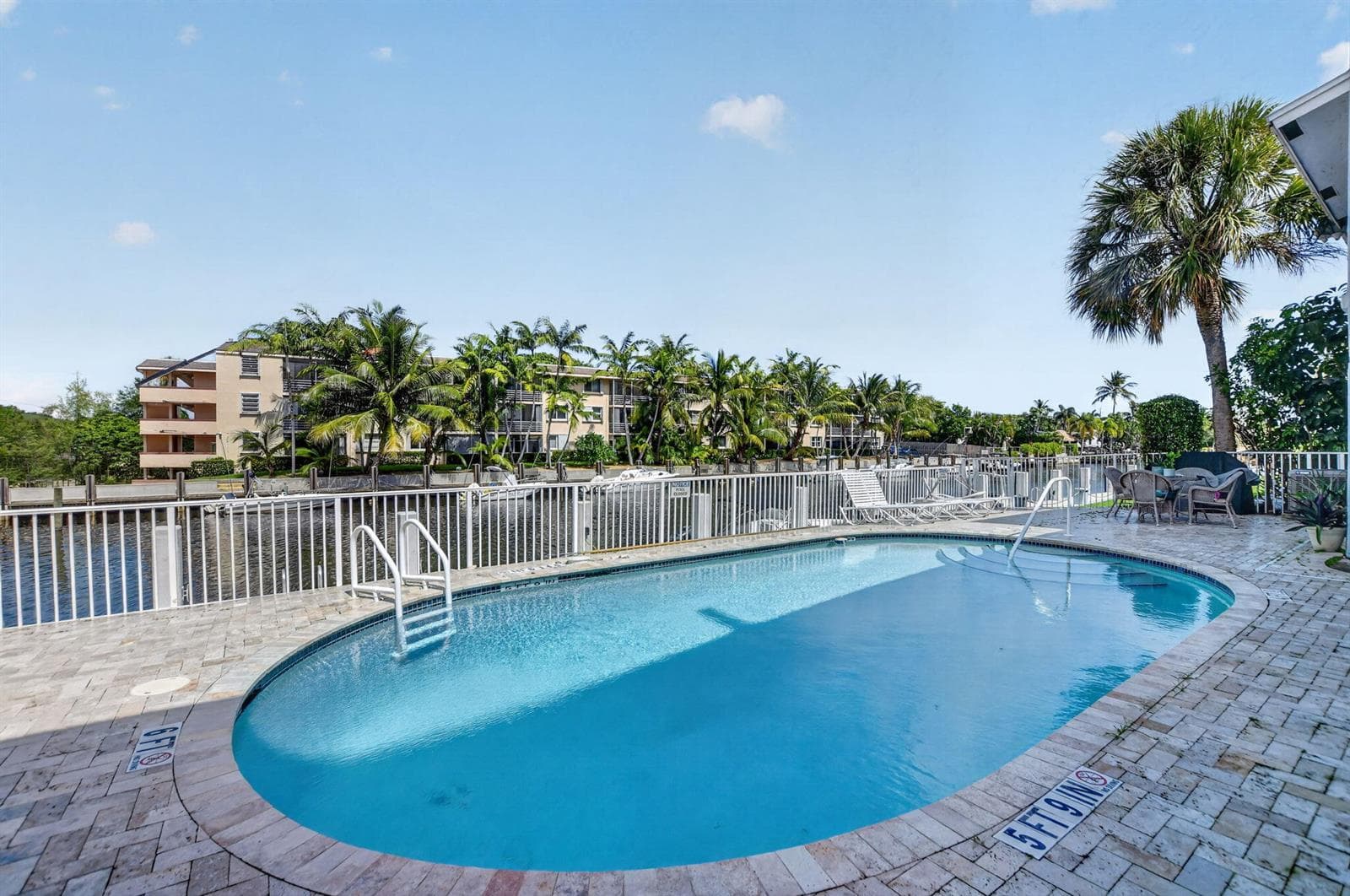 Pool & Deck