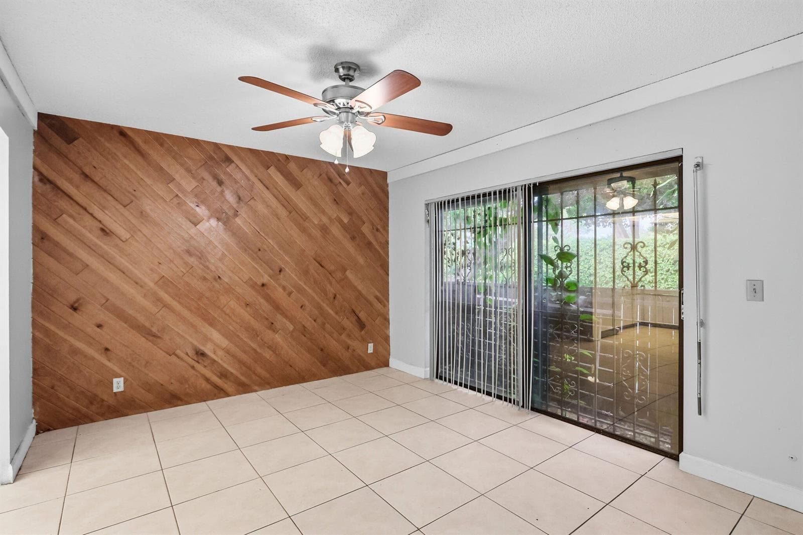 6850 Tiburon Dr
