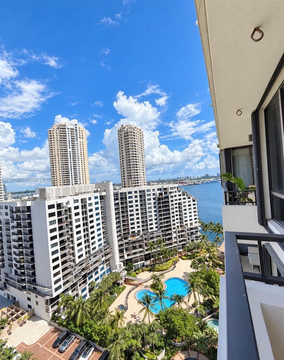 Brickell Key One · #A2012 in Miami - Photo 24