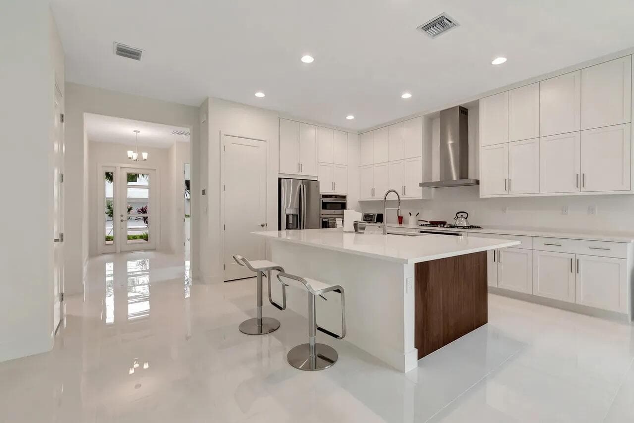3-8612 SWINLEY FOREST WAY