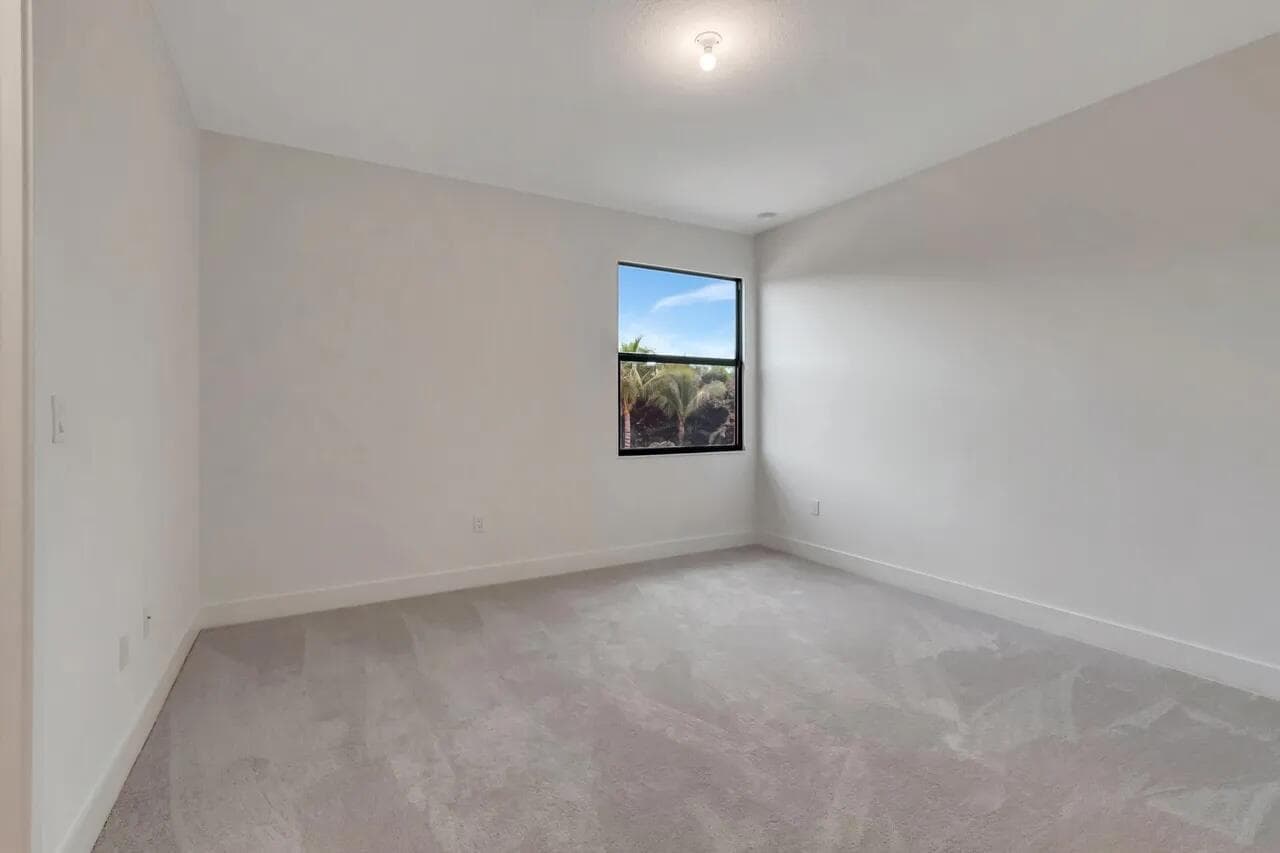 22-8612 SWINLEY FOREST WAY
