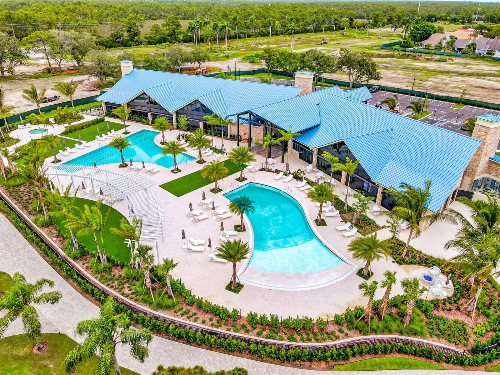 pointe pool