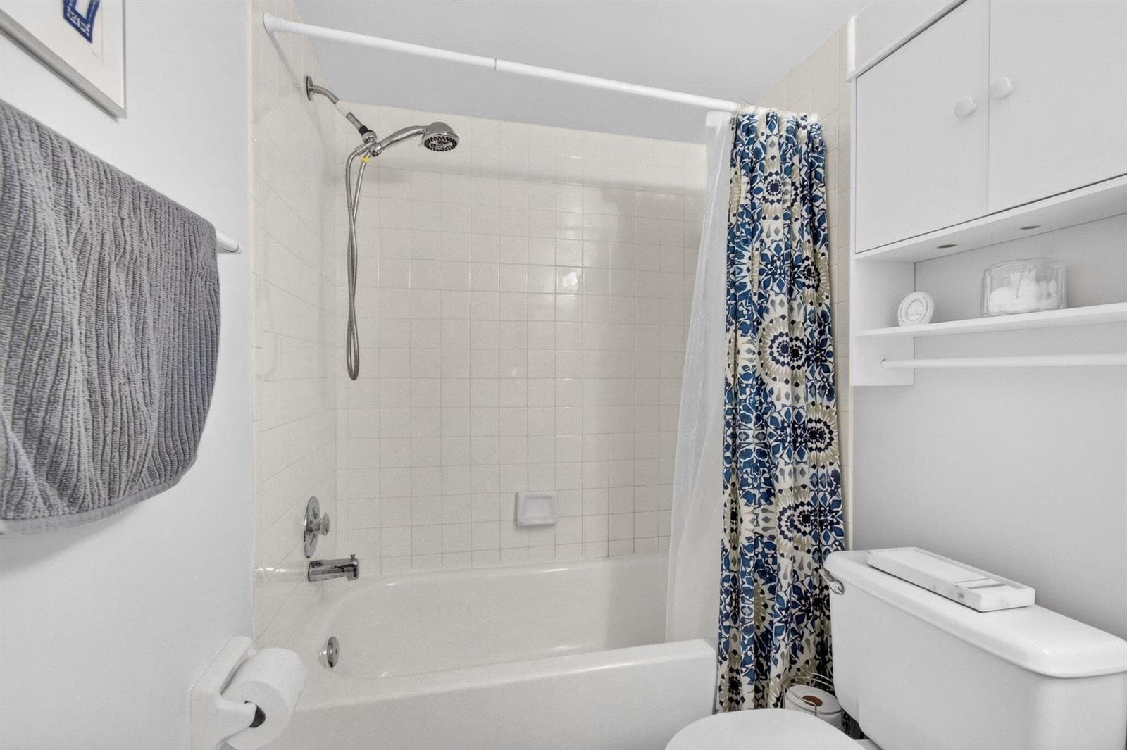 Guest Shower-Tub