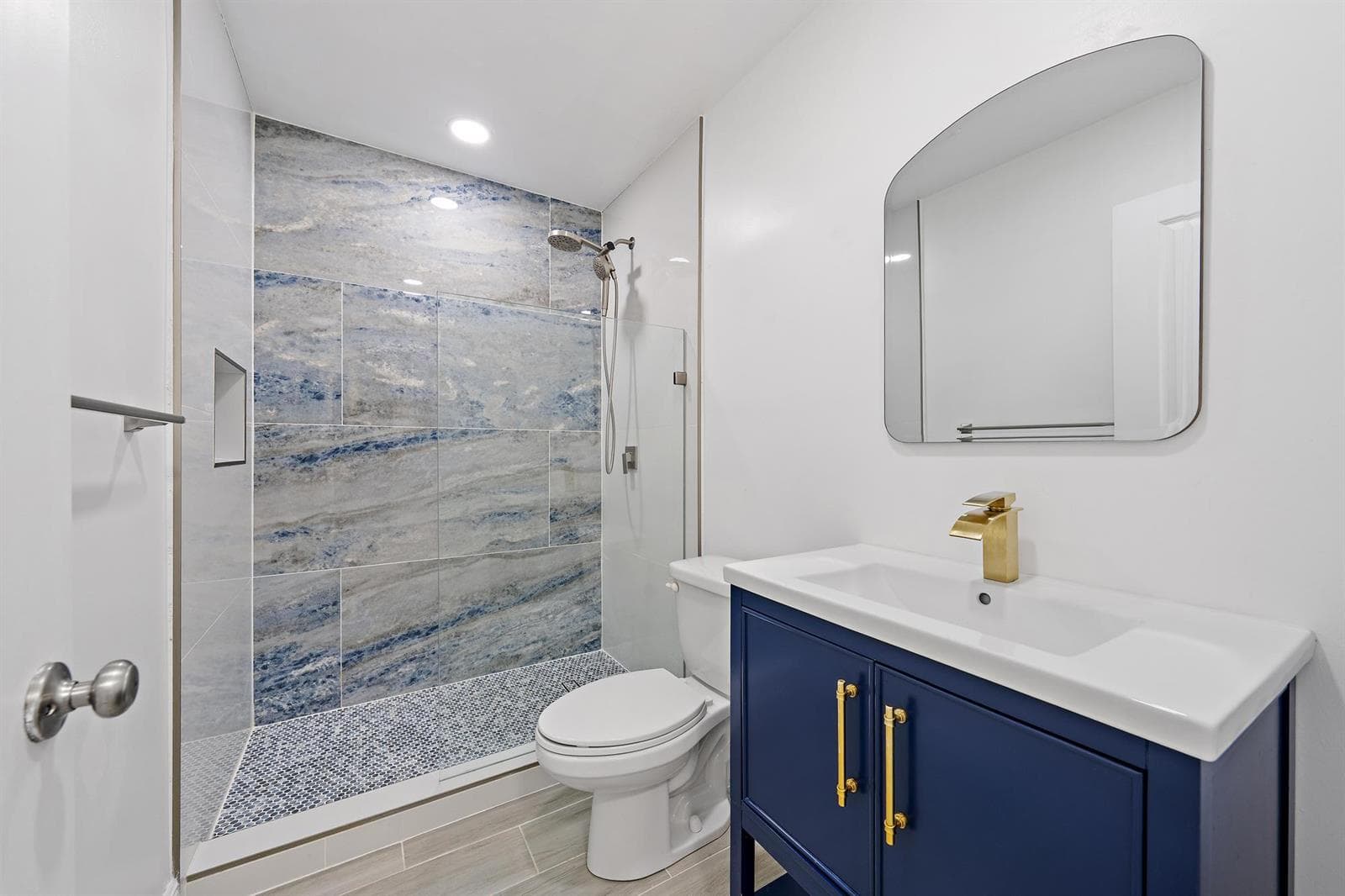 5521 Parker Ave-13