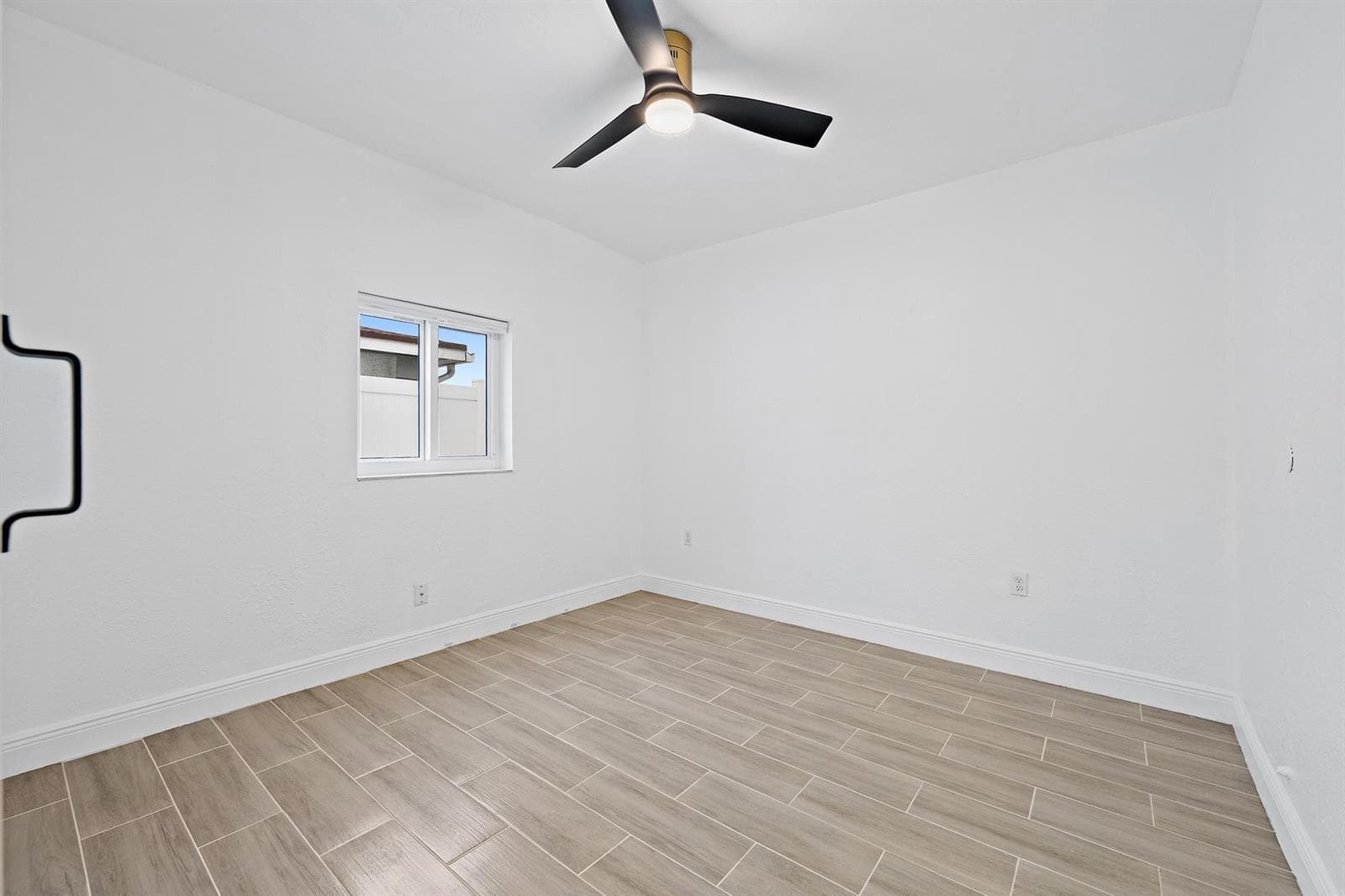 5521 Parker Ave-17