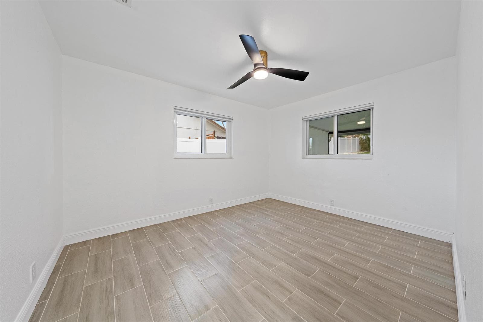 5521 Parker Ave-12